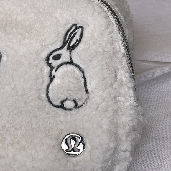 NWT - LULULEMON LUNAR NEW YEAR SHERPA EVERYWHERE BELT BAG -2nd - Picture 7 of 16